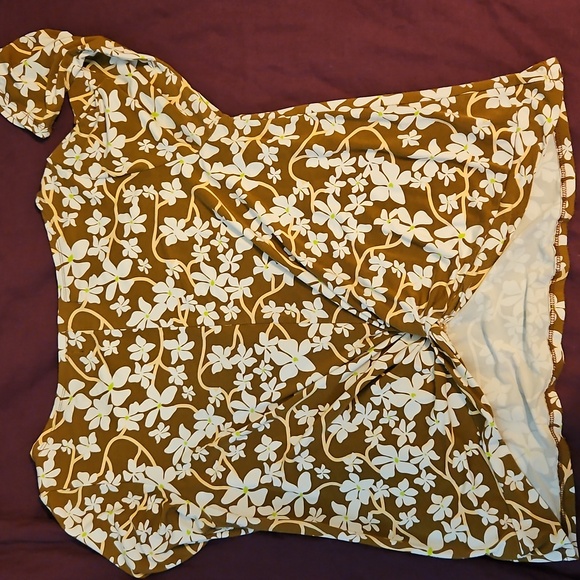 Fighting Eel Floral Top - Picture 4 of 6